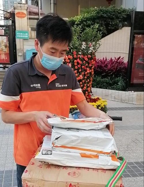 申通东窑村快递员服务如何?