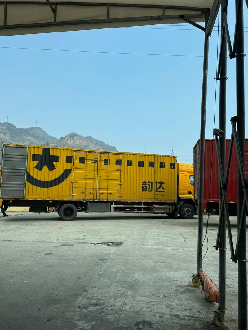 容韵达快递单车为何停这里？